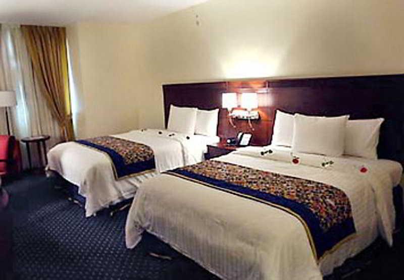 Hotel Hodelpa Garden Court Santiago De Los Caballeros Zimmer foto